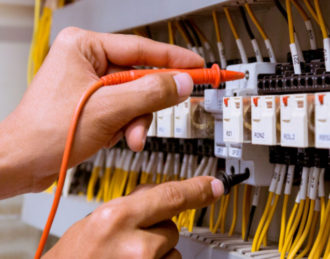 Tips to avoid industrial electrical problems